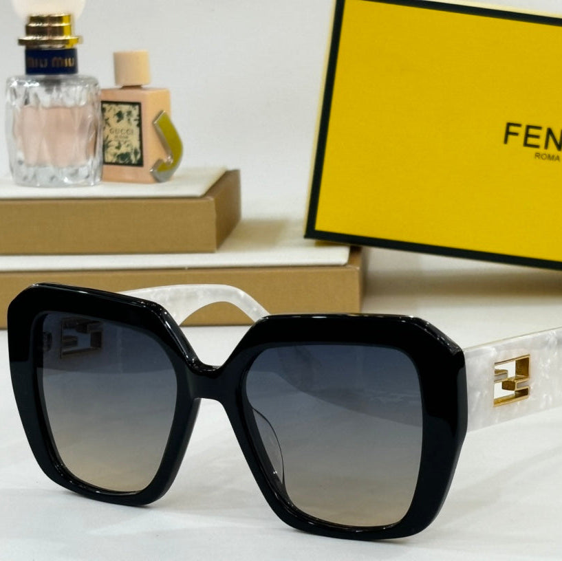 OVERSIZED FIRST CRYSTAL SQUARE FRAME SUNGLASSES FE40105 IN ACETATE