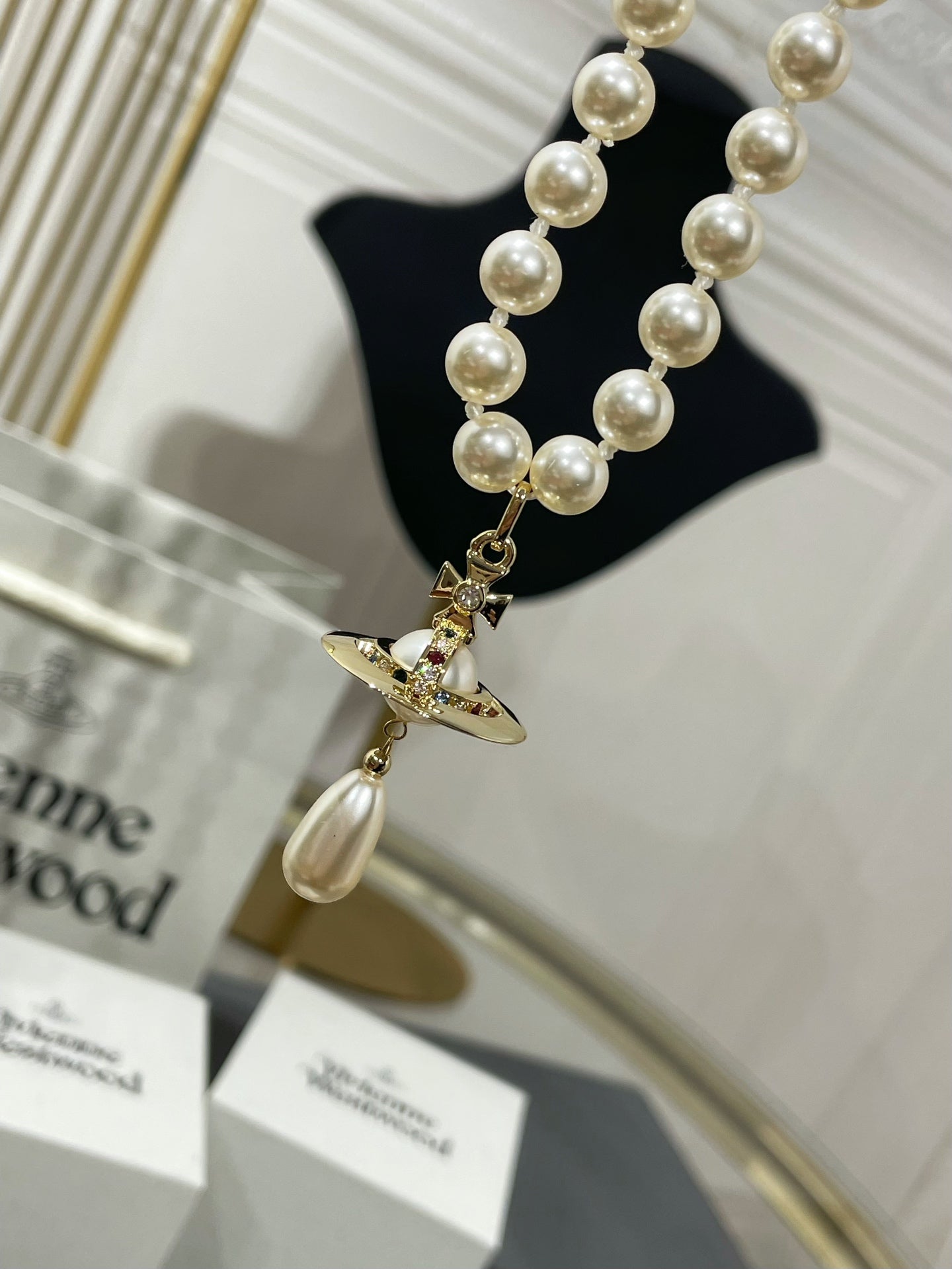 Vivienne Westwood One Row Pearl Drop Chokers Necklace