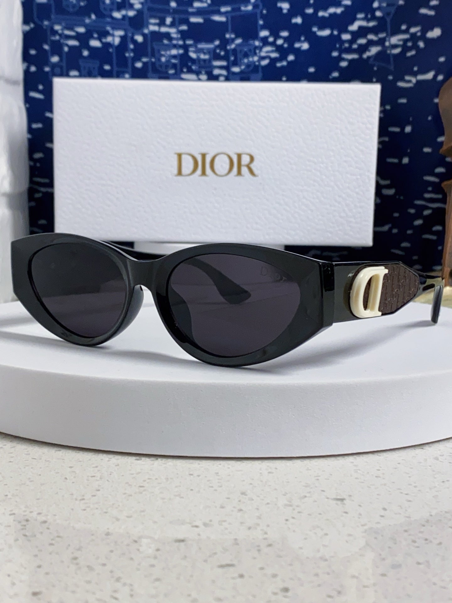 CD Sunglasses 429538